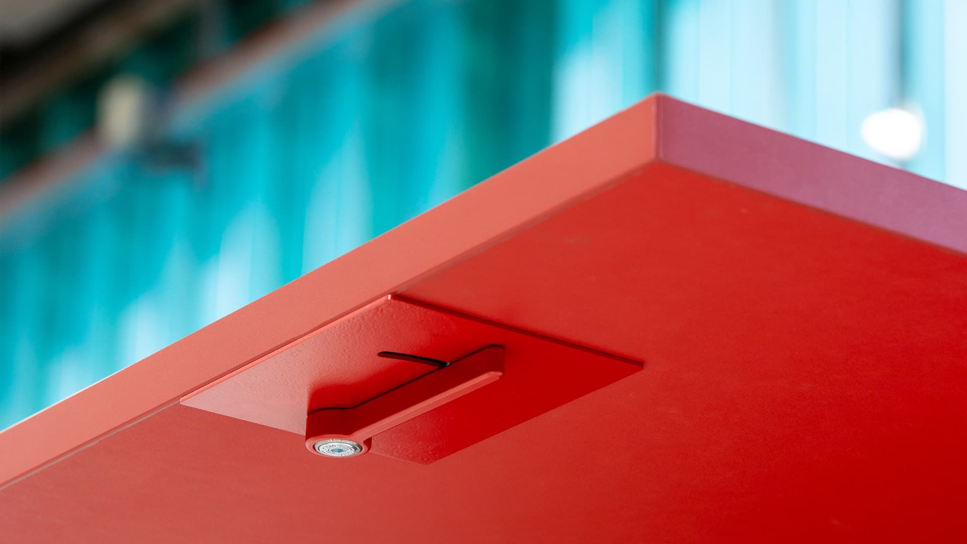 Стол Z от Foster + Partners Industrial Design и UniFor — 3