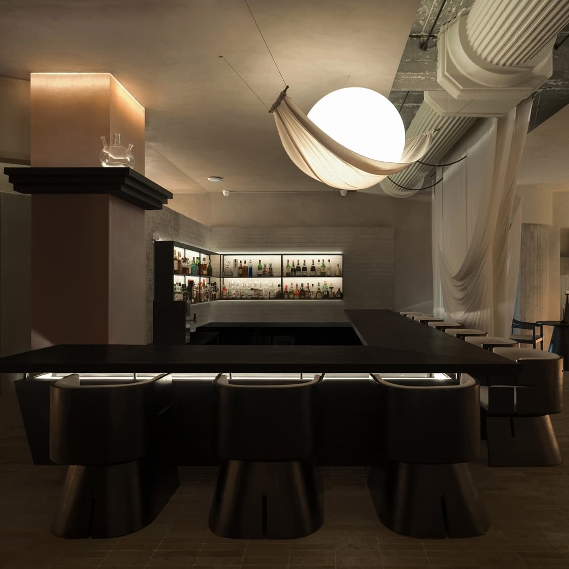 N·Tender Bar в Сиане: где стекло и свет танцуют в жидких формах — Фото 5
