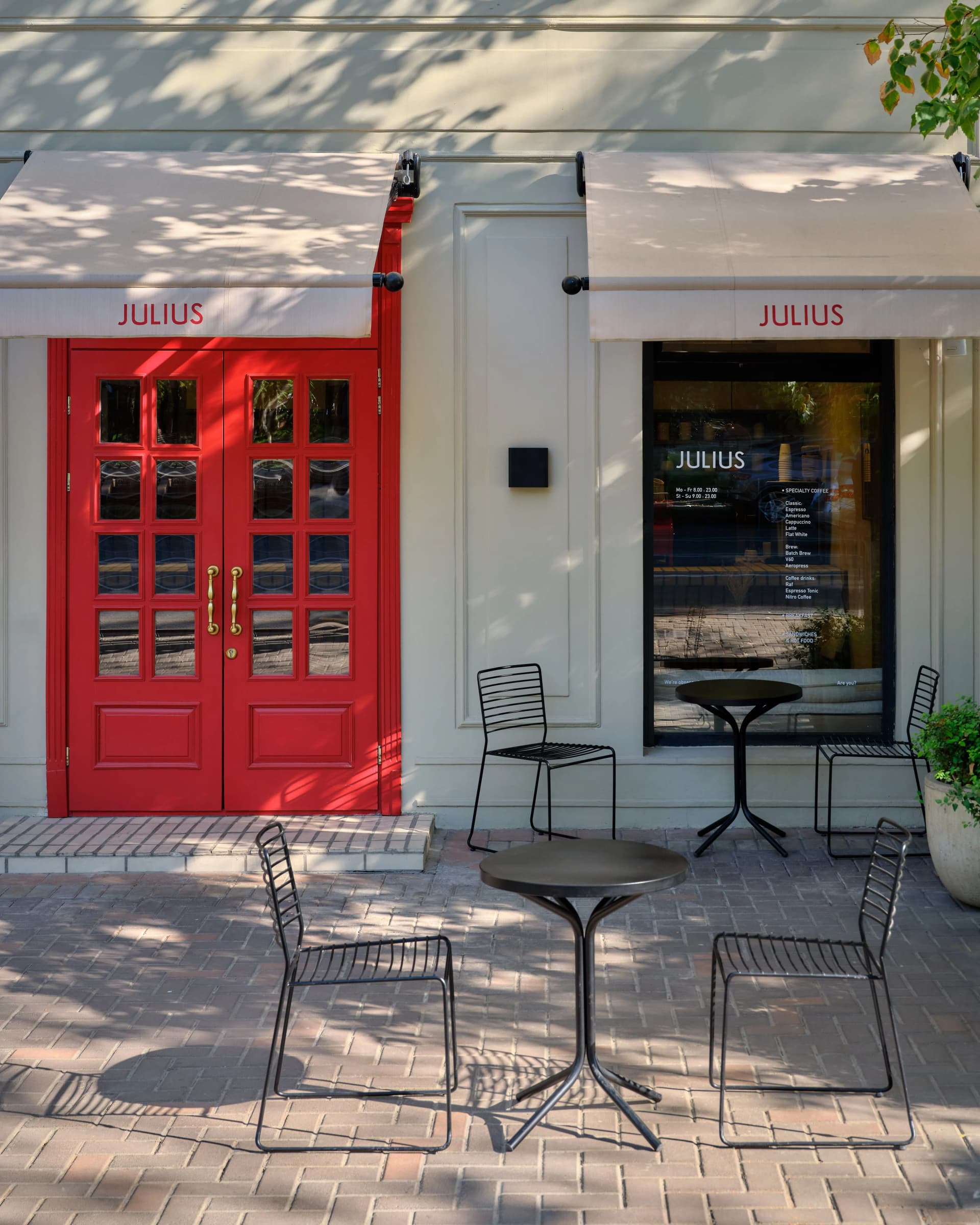 Julius Cafe