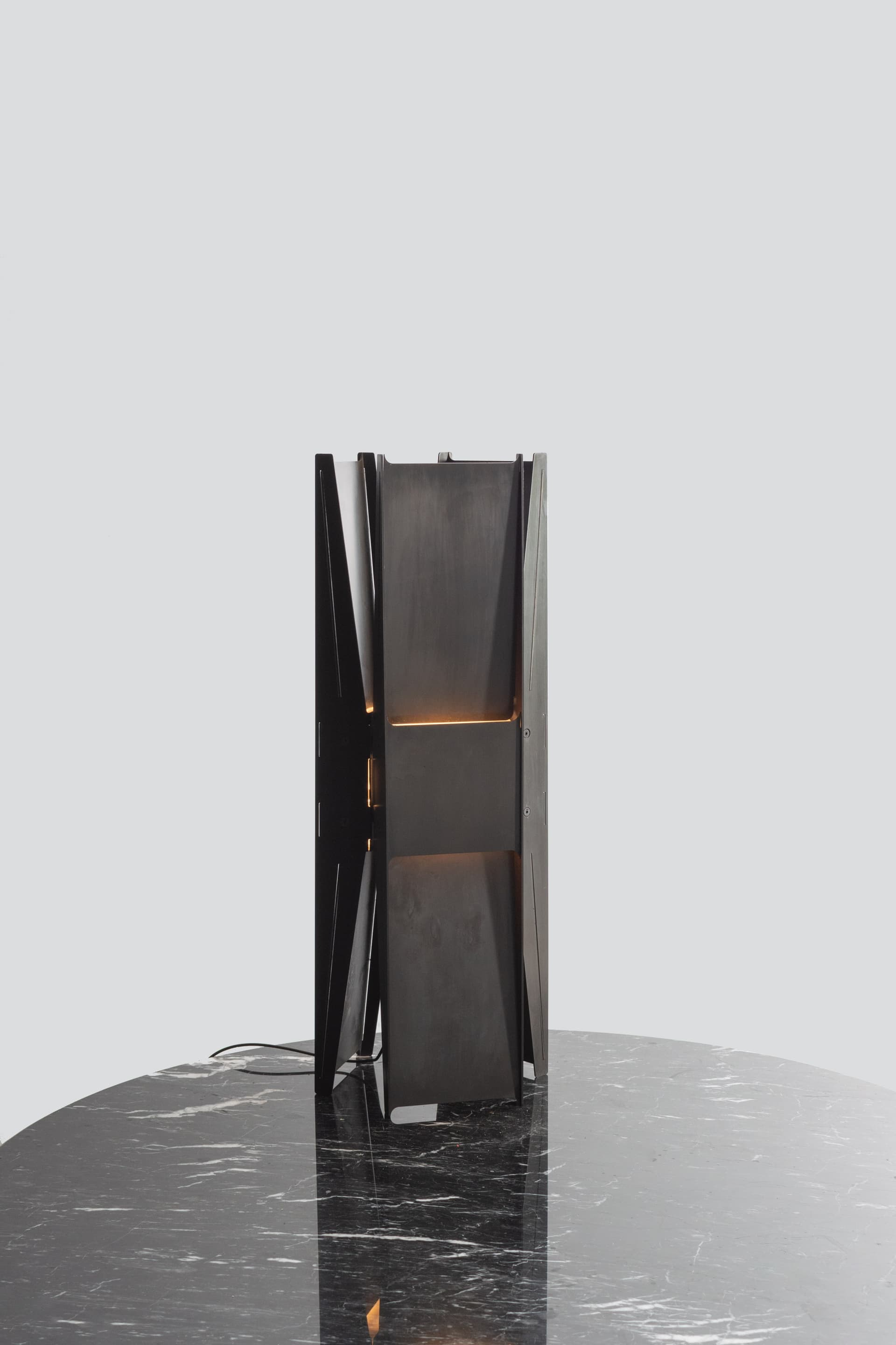 A-N-D
VECTOR
Steel table lamp — 5