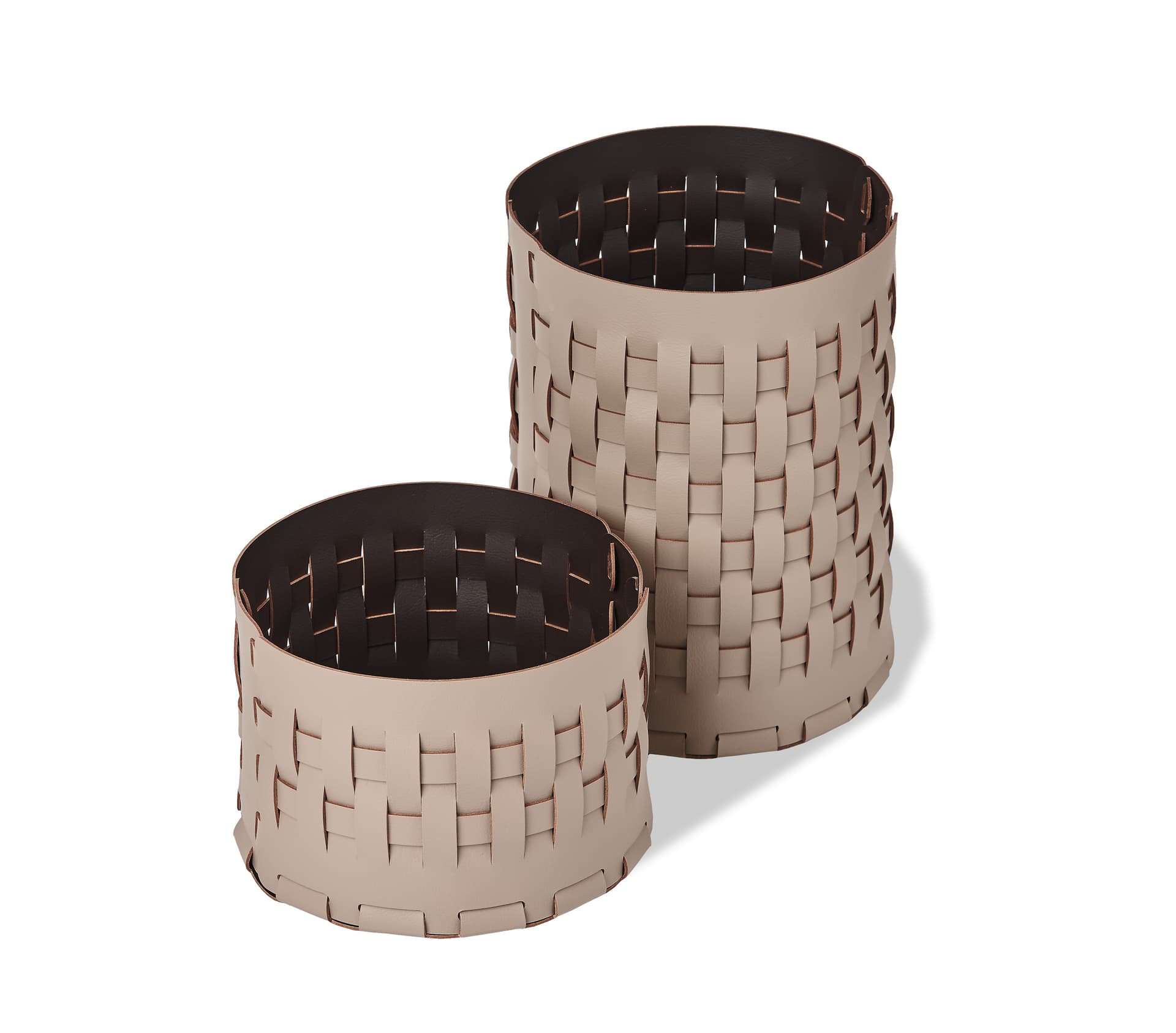 ADJ
BOTTEGA
Leather basket — 23