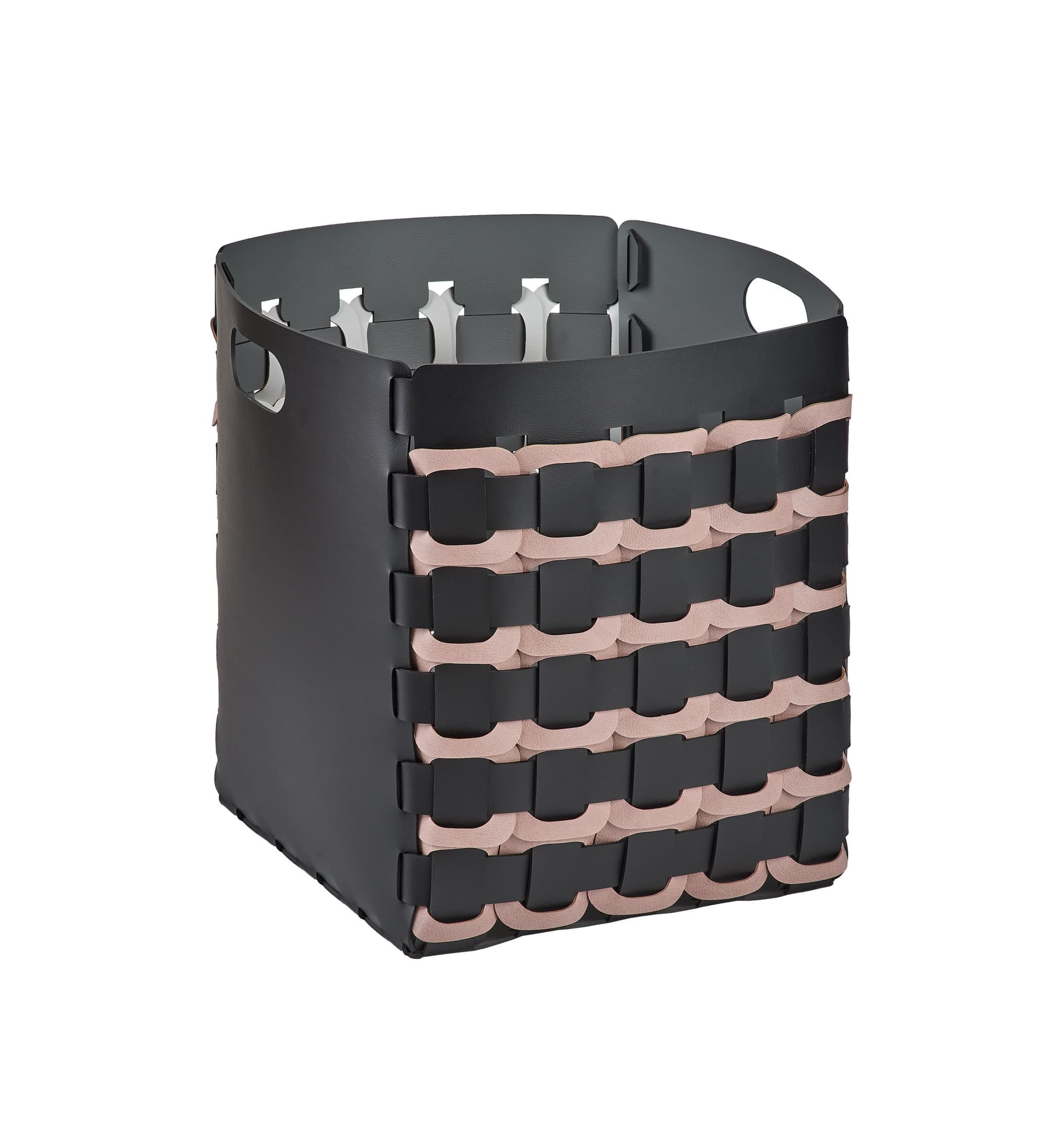 ADJ
GEOMETRIA
Leather basket — 6