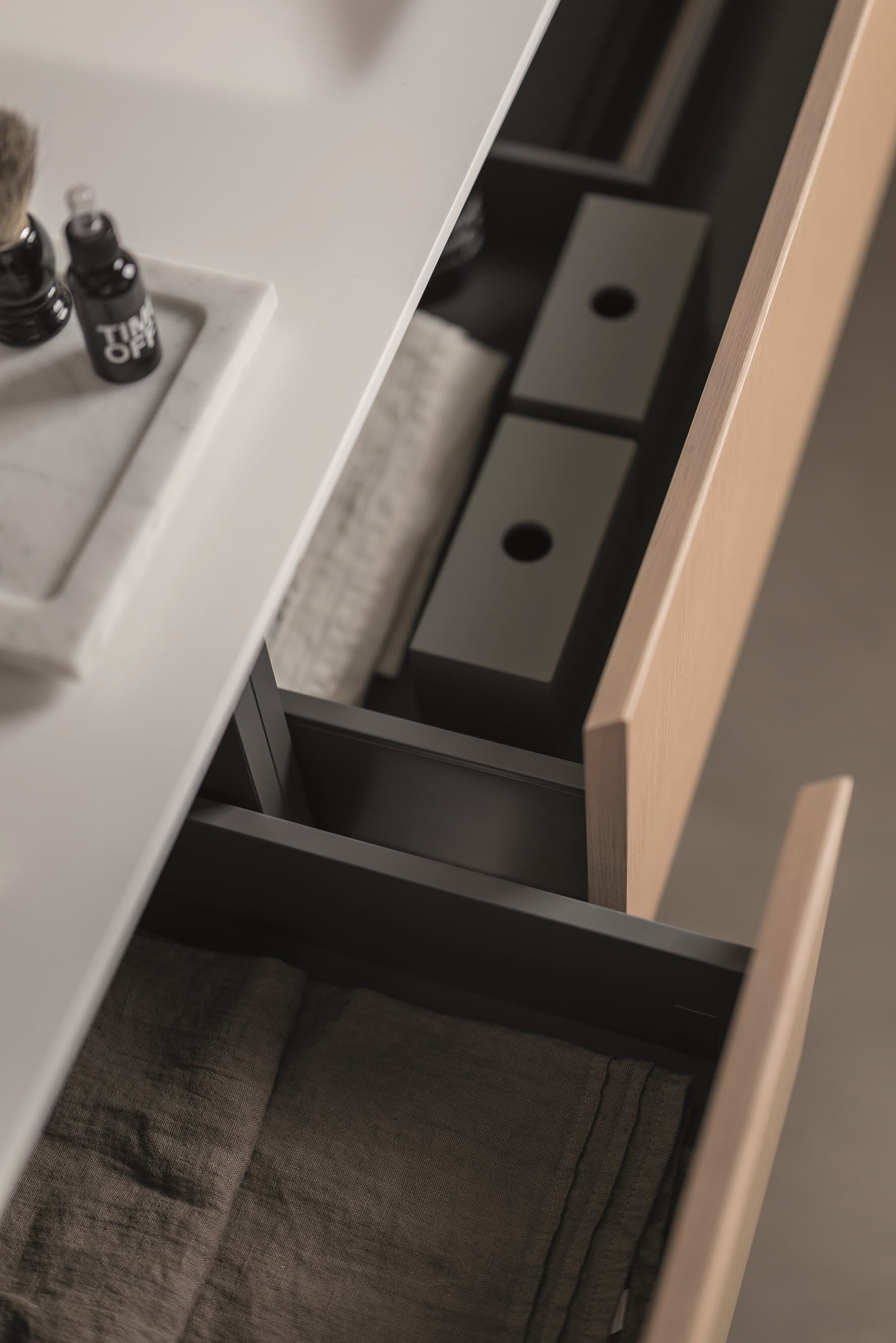 Agape
EVO 21
Vanity unit — 6