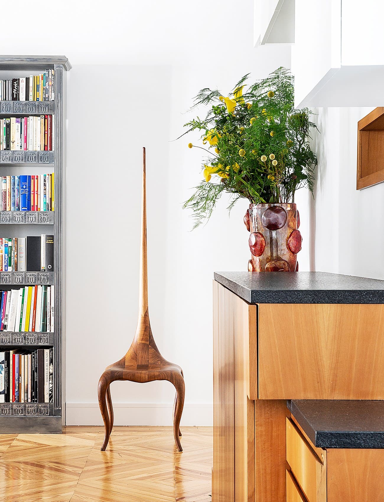 Agrippa
LADY STING
Walnut chair — 5