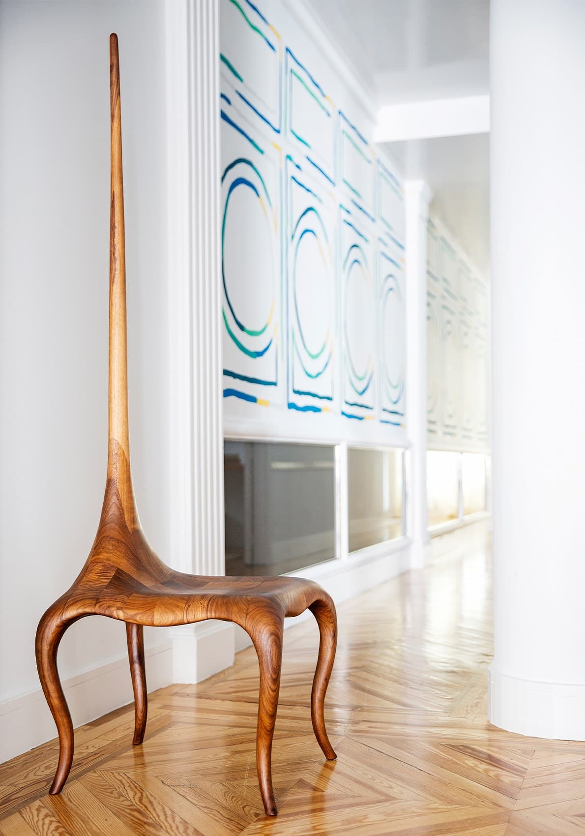Agrippa
LADY STING
Walnut chair — 6