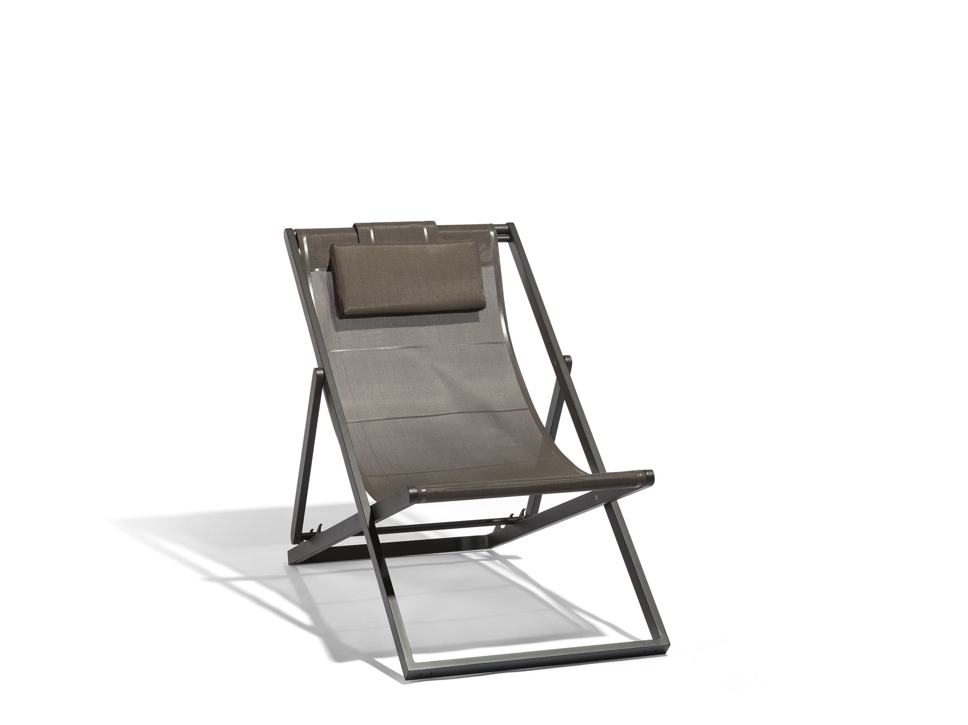 Akula Living
ALEXA
Deck chair — 1