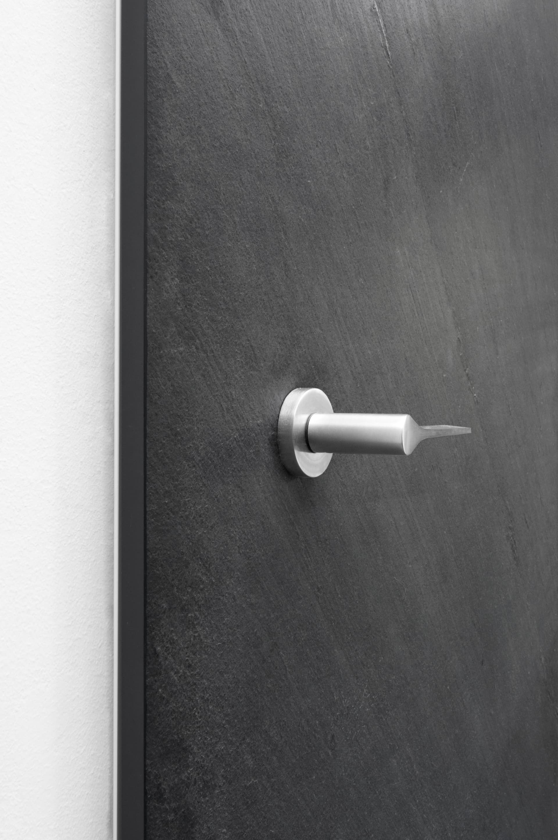 ALBED
LEVEL
Hinged slate door — 2
