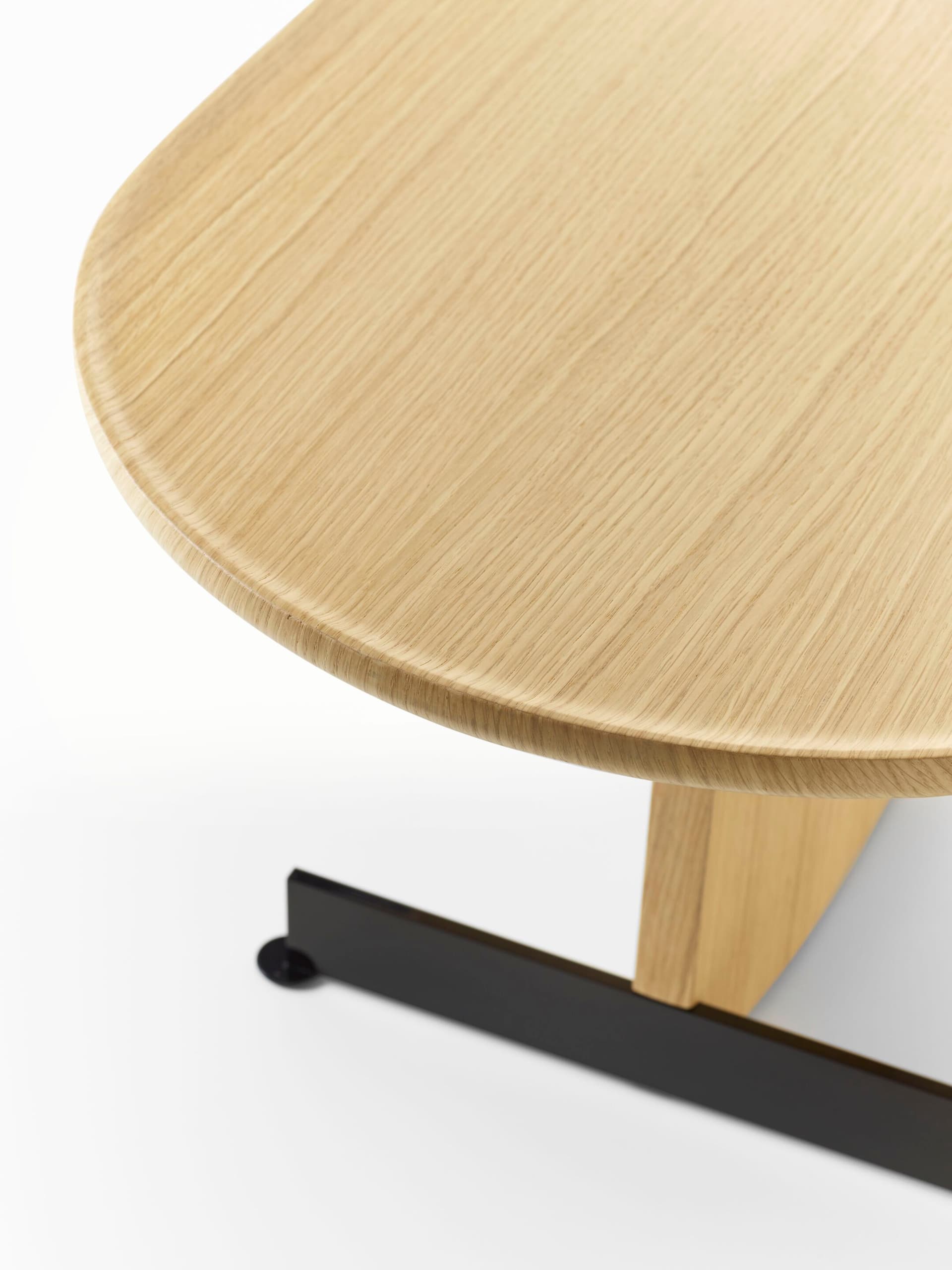 Alias
SAVOY
Wooden coffee table — 4