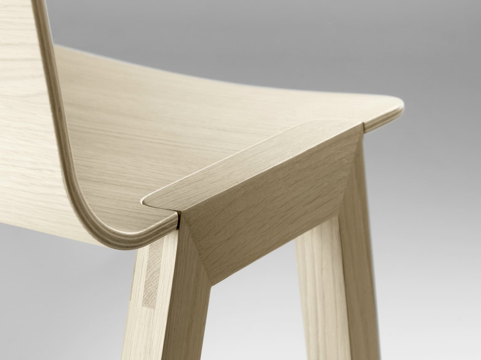 Alki
HELDU
Oak chair — 8