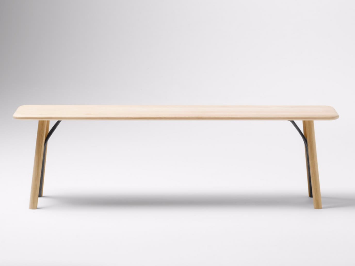 Alki
KEA
Wooden bench — 1