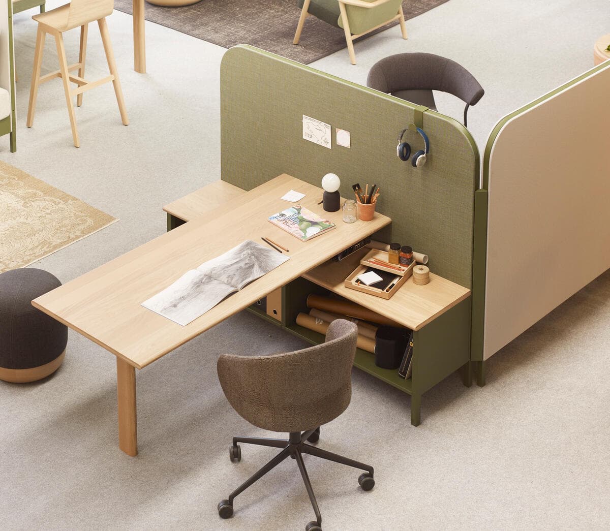 Alki
ZUZULU
Office booth — 24