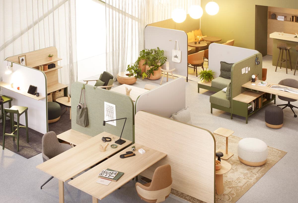 Alki
ZUZULU
Office booth — 8
