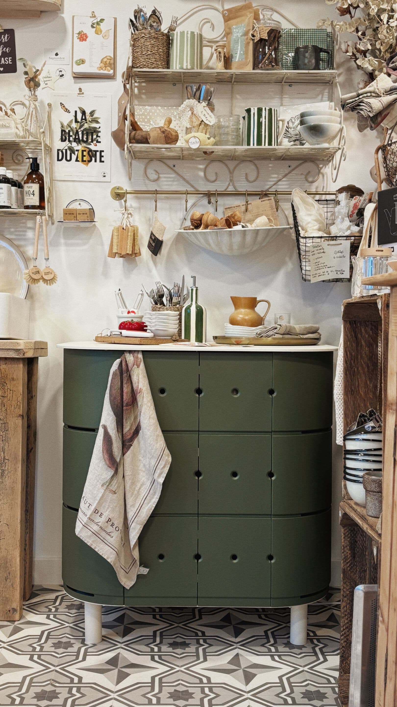 ALUVY
GABY
Aluminium cabinet — 3