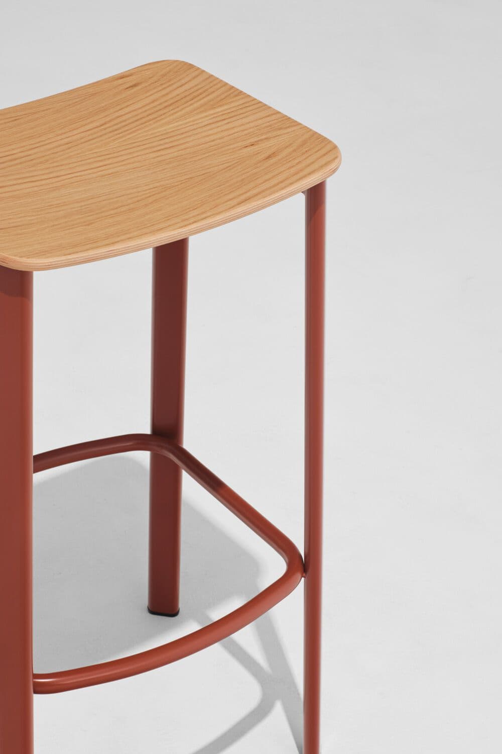 Annud
MINIM
High plywood stool — 7