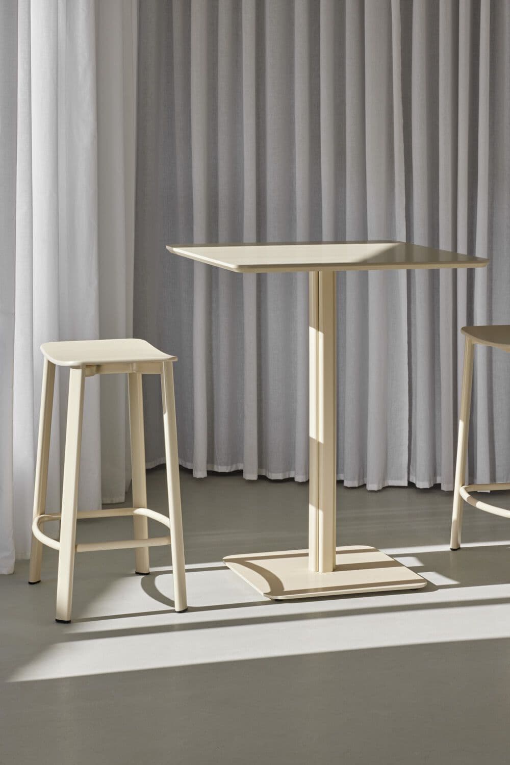 Annud
MINIM
High plywood stool — 9