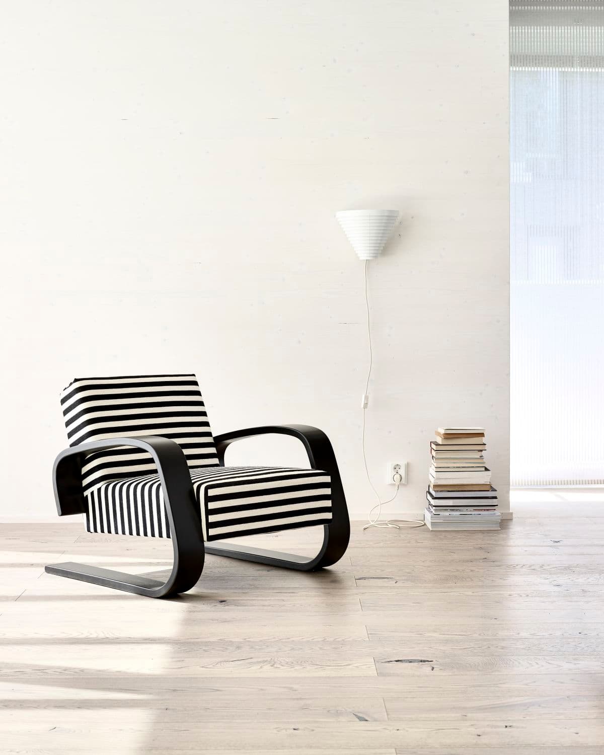 Artek
A910
Steel wall lamp — 3
