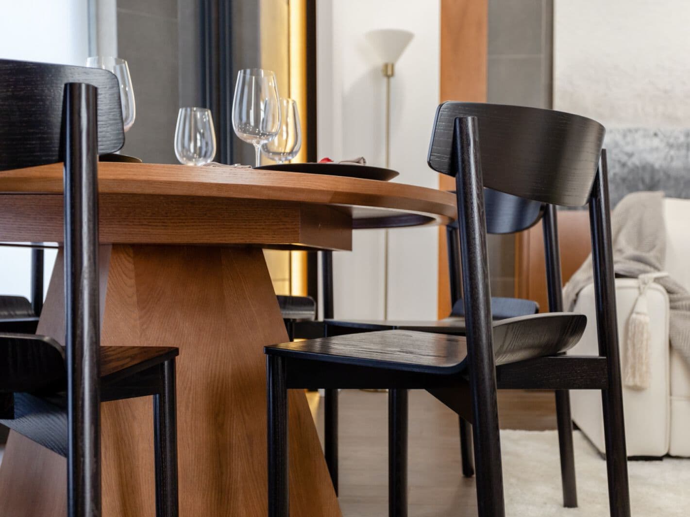 Artu
WOX FLAT
Solid wood chair — 6