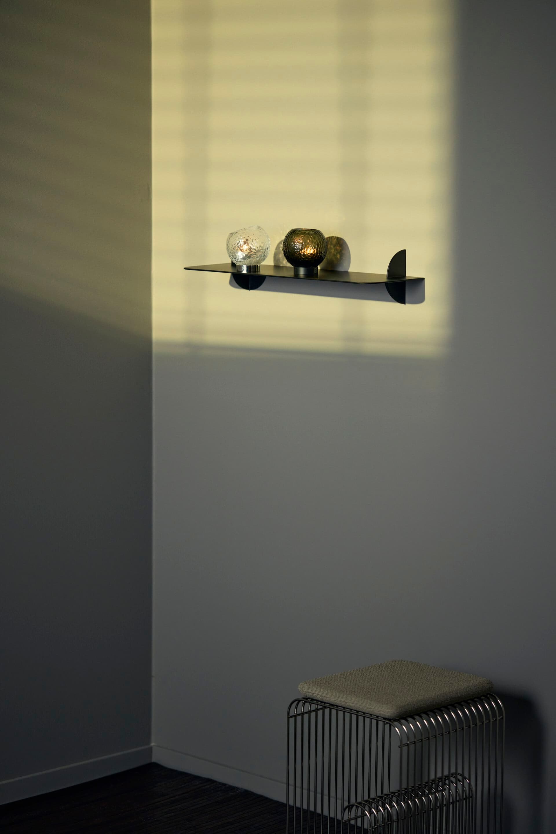 AYTM
AEDES
Metal wall shelf — 29
