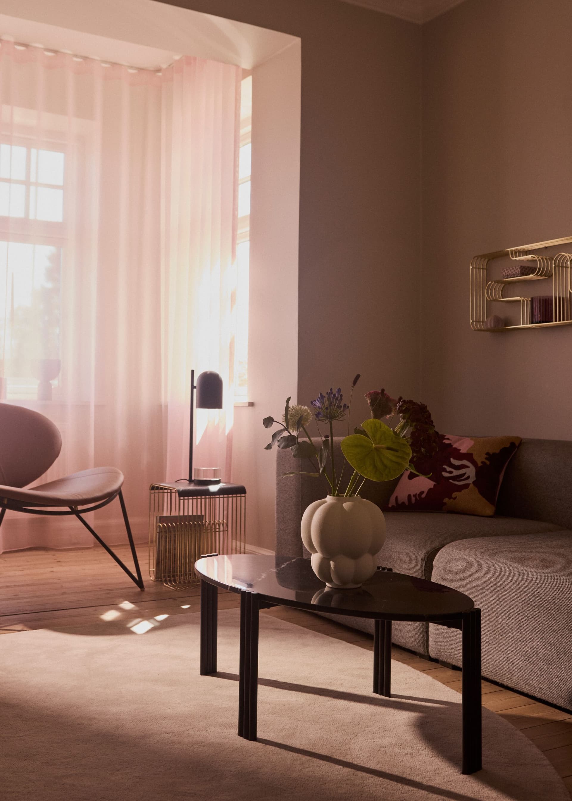 AYTM
CURVA
Steel stool — 14