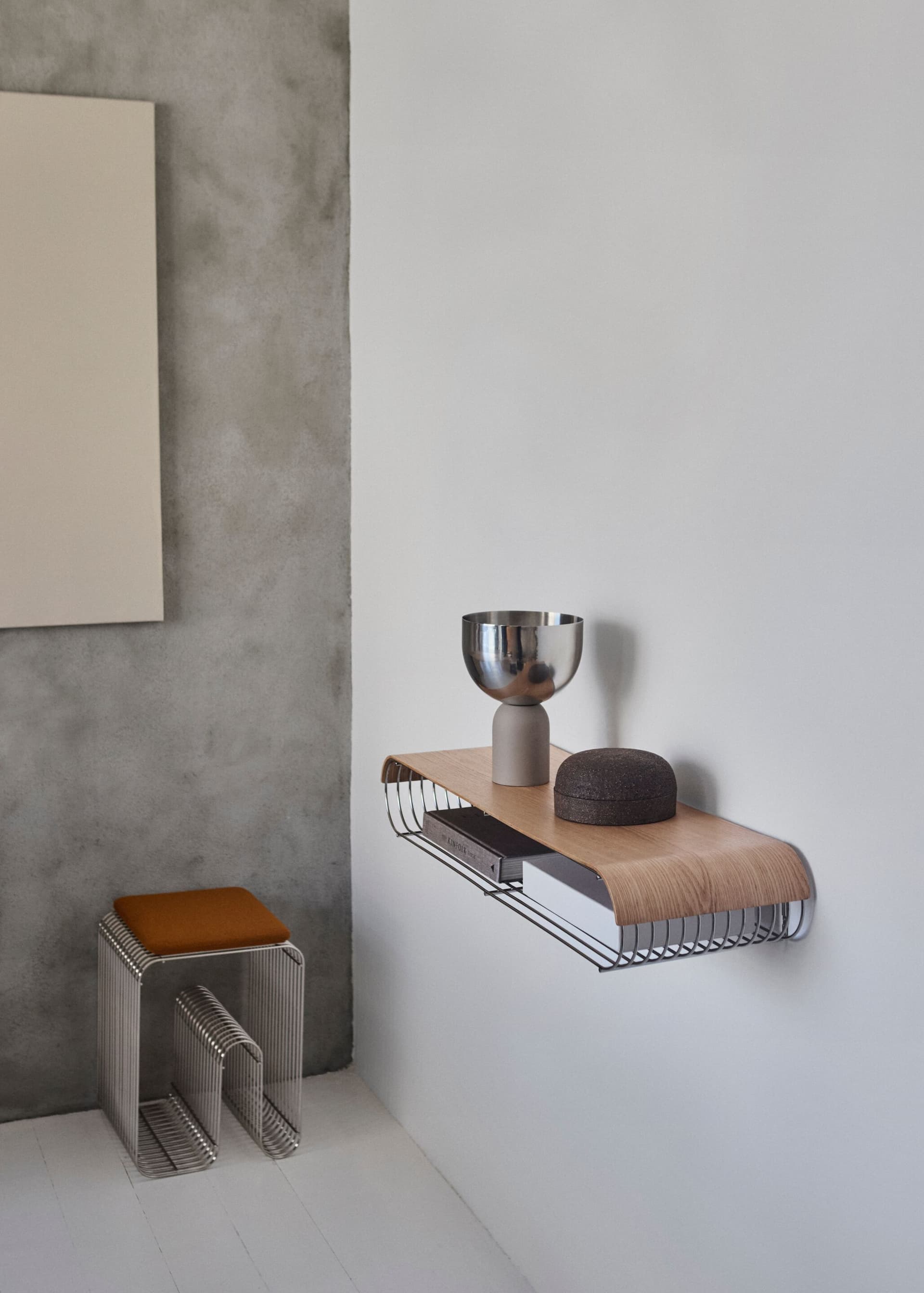 AYTM
CURVA
Steel stool — 16