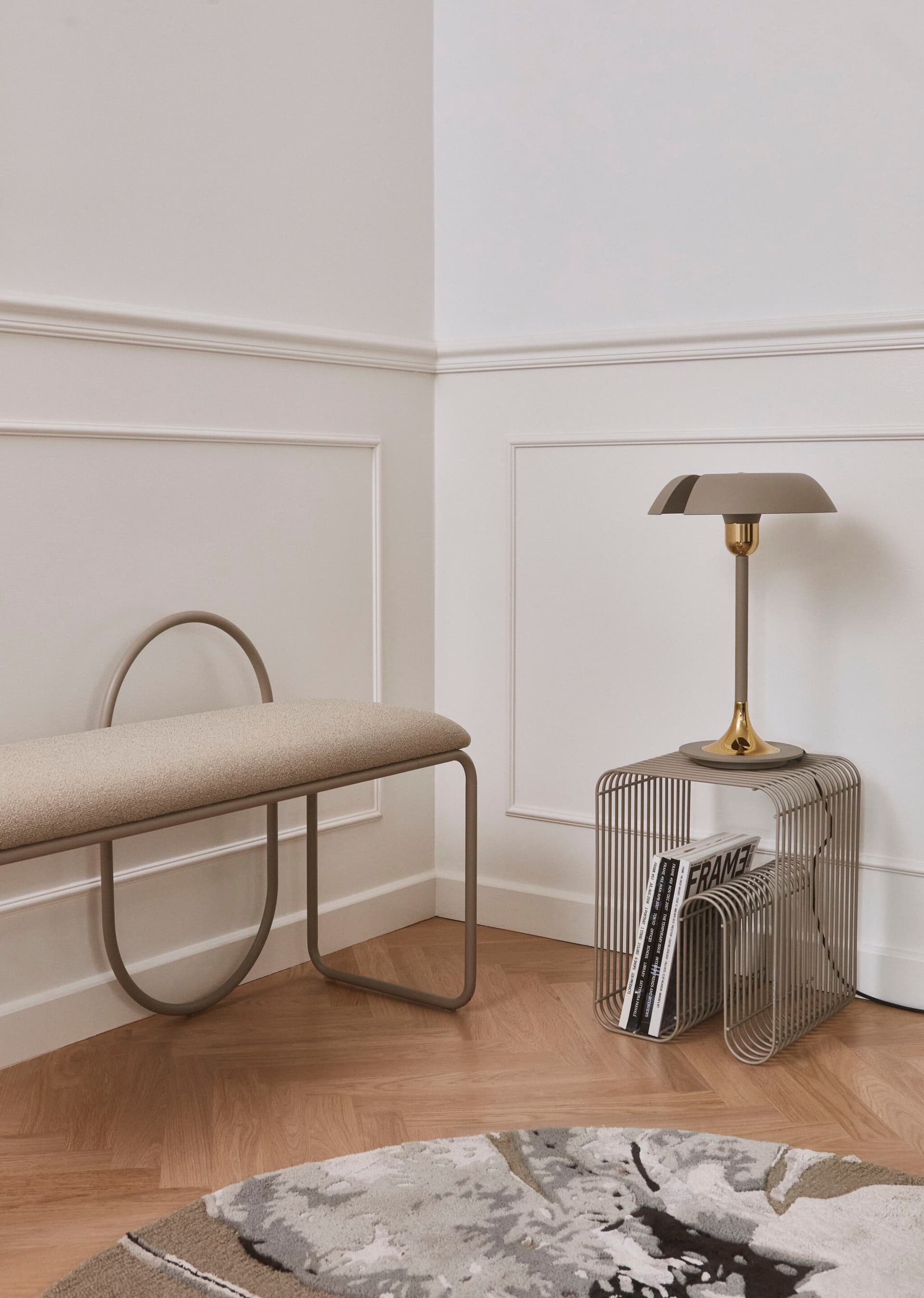 AYTM
CURVA
Steel stool — 19