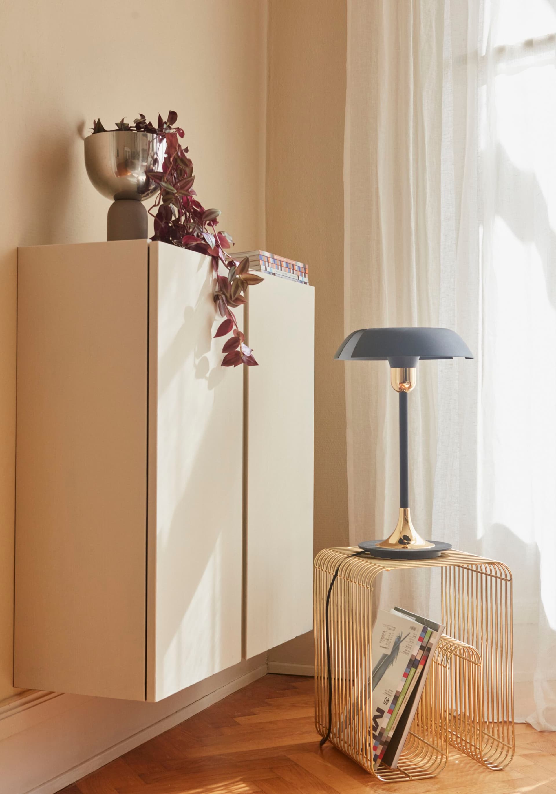 AYTM
CURVA
Steel stool — 22