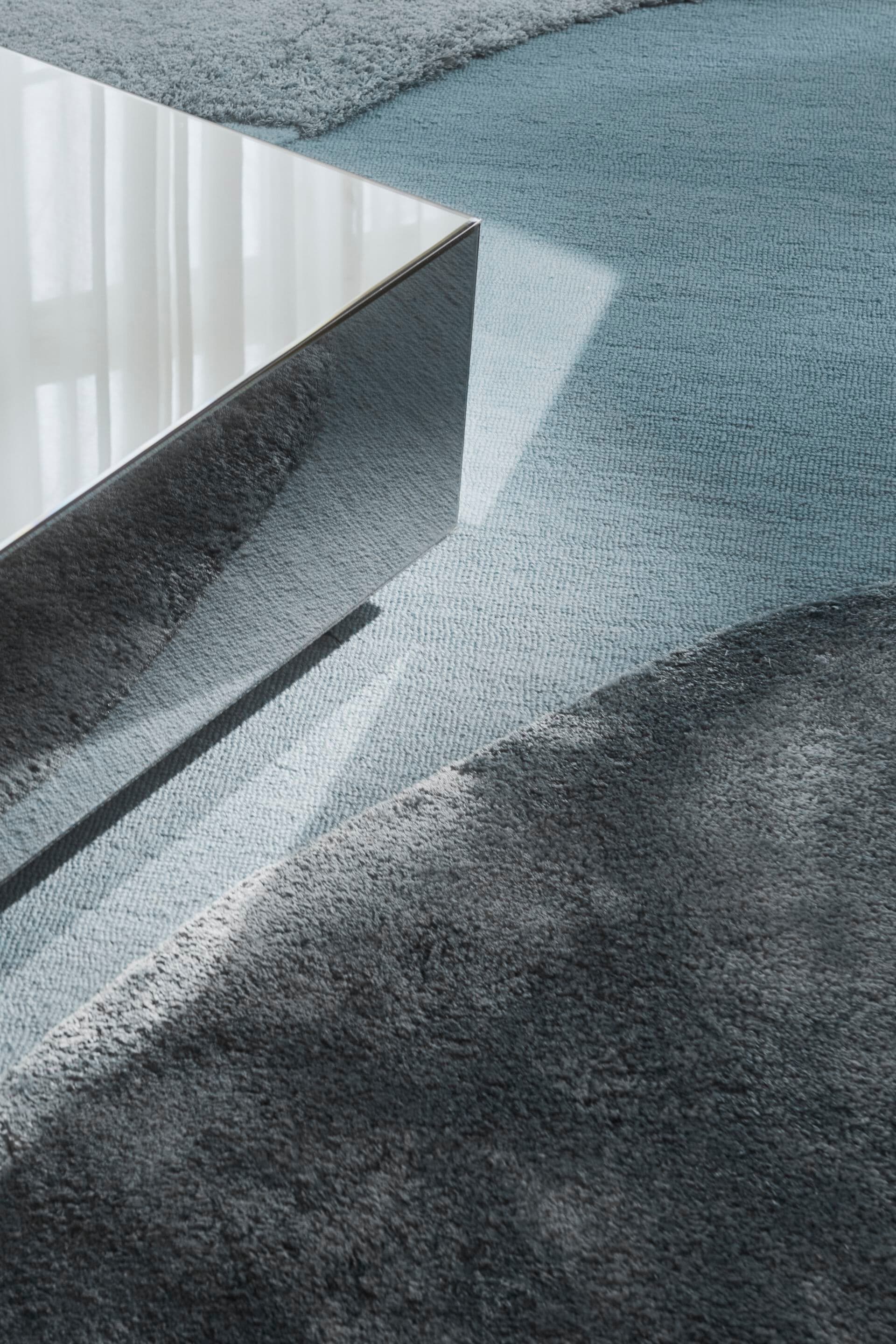 AYTM
MOLA
Solid-color wool rug — 11