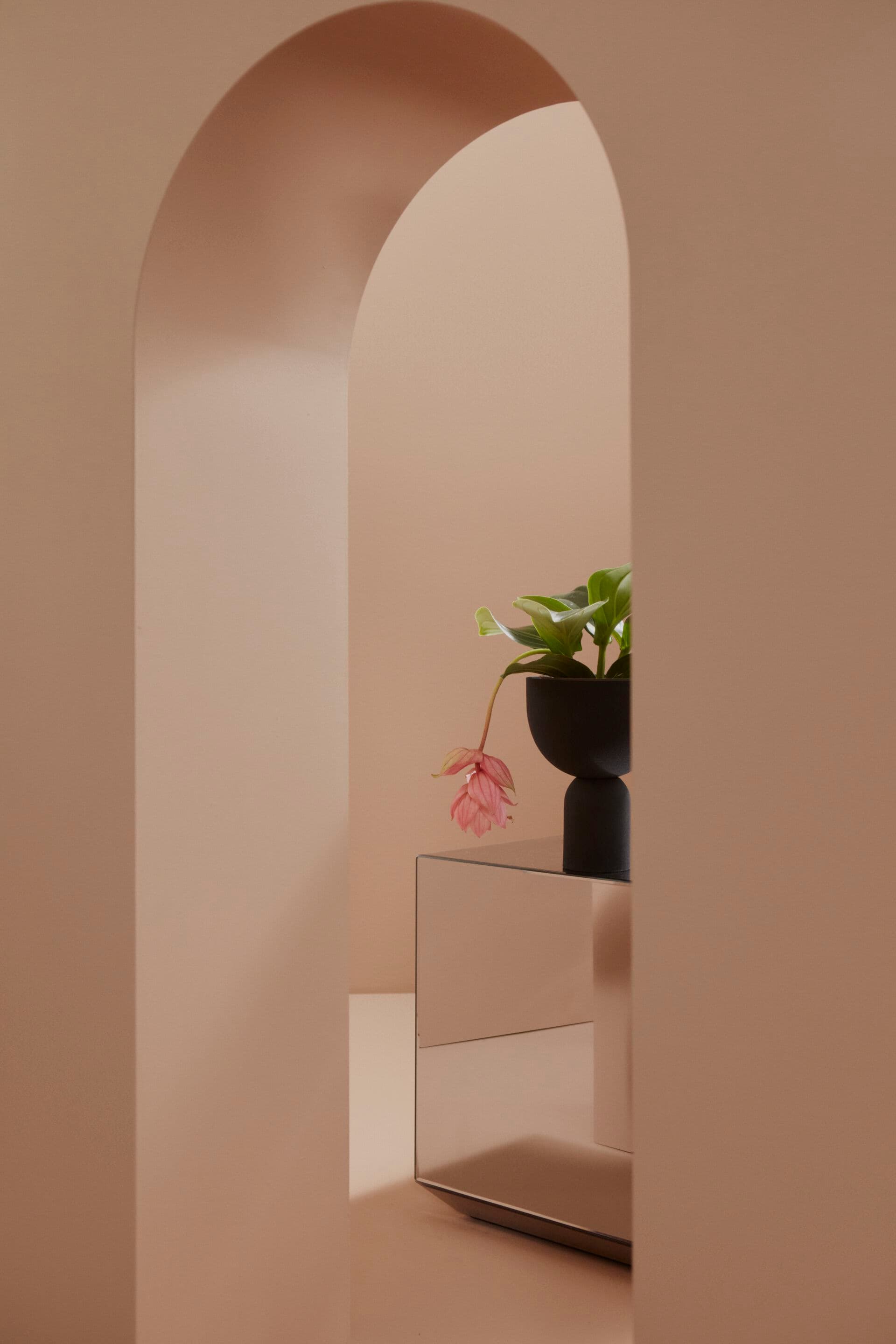 AYTM
TORUS
Steel vase — 11