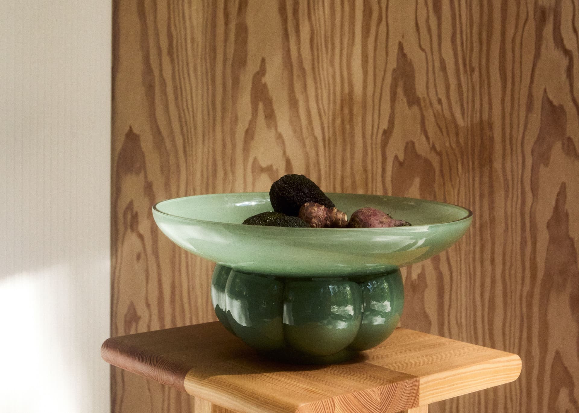 AYTM
UVA
Glass centerpiece — 9