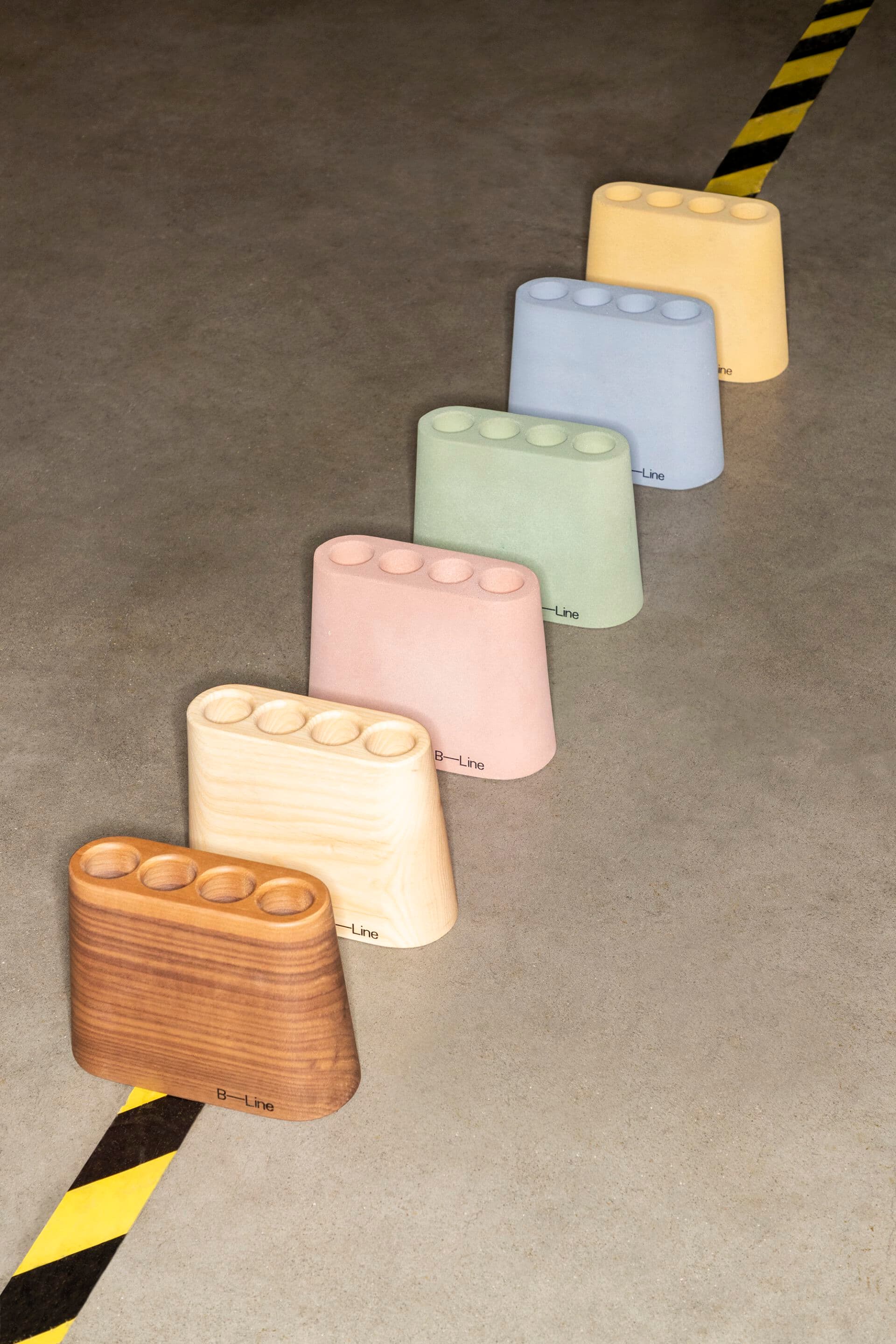 B-LINE
AKI JR
Ash pen holder — 6