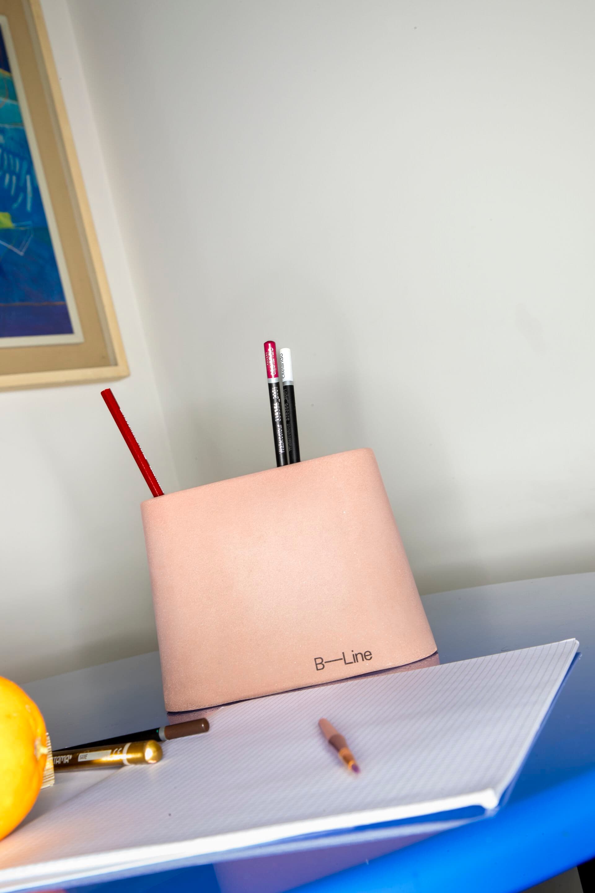 B-LINE
AKI JR
Cement pen holder — 5