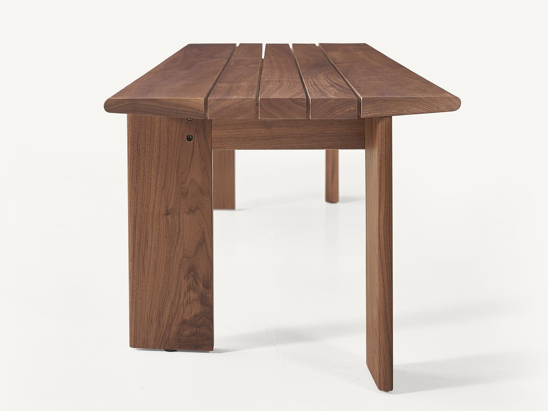 BassamFellows
RAIL
Wooden bench — 6