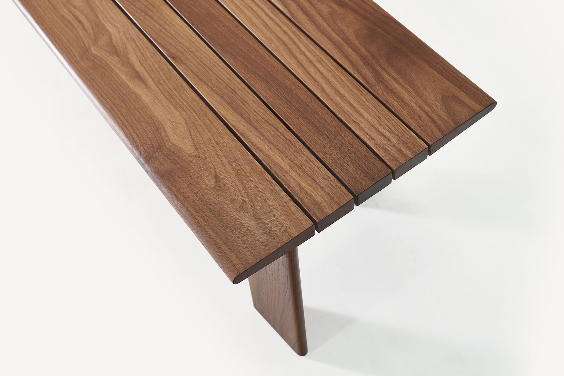 BassamFellows
RAIL
Wooden bench — 7