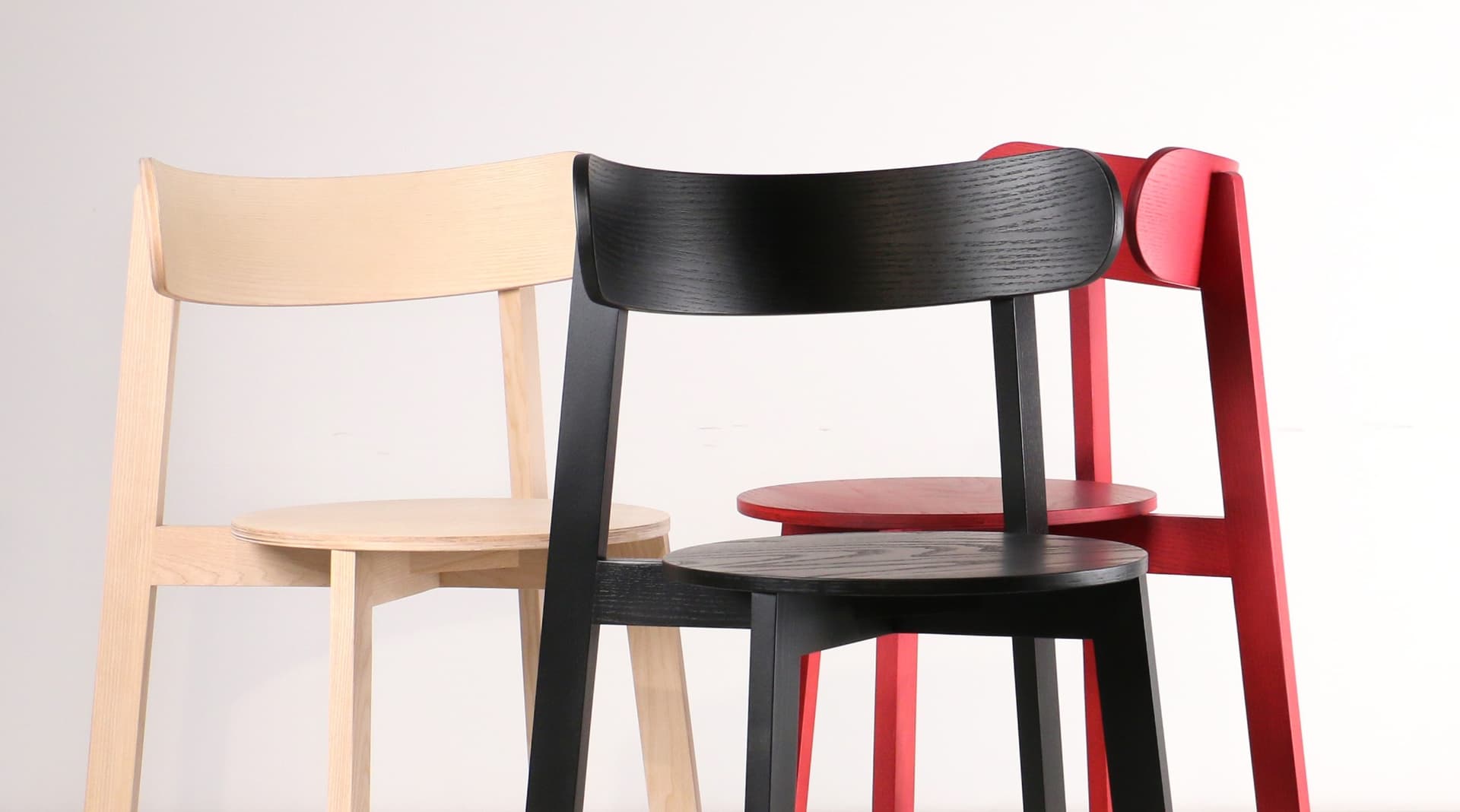 Branca Lisboa
RODA
Ash chair — 3