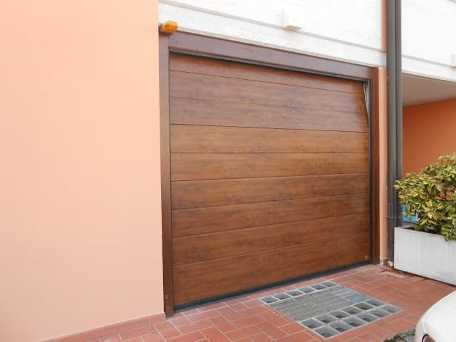 Breda
CUPIS
Steel garage door — 4