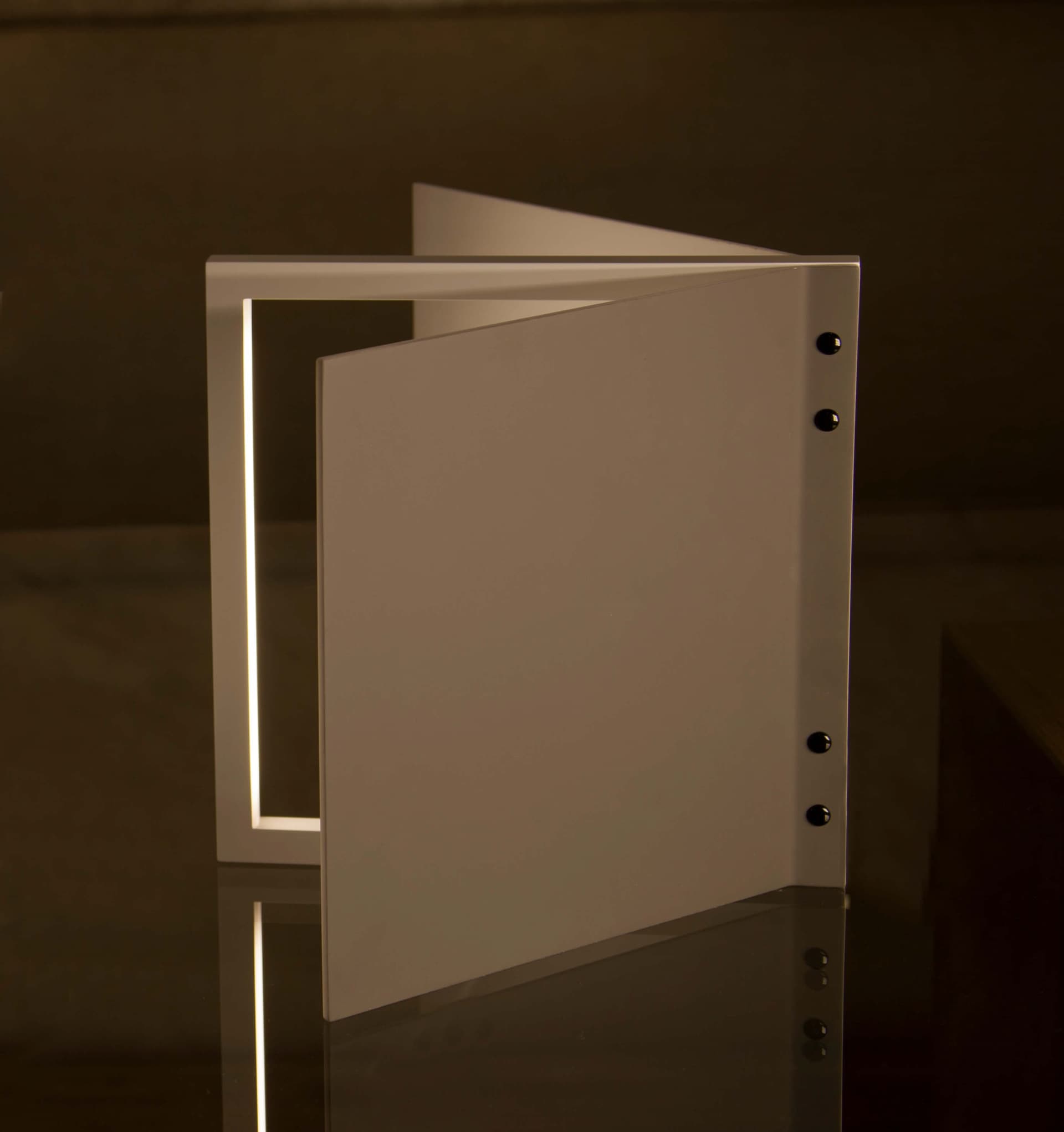 Brillamenti
ISOS
LED table lamp — 3