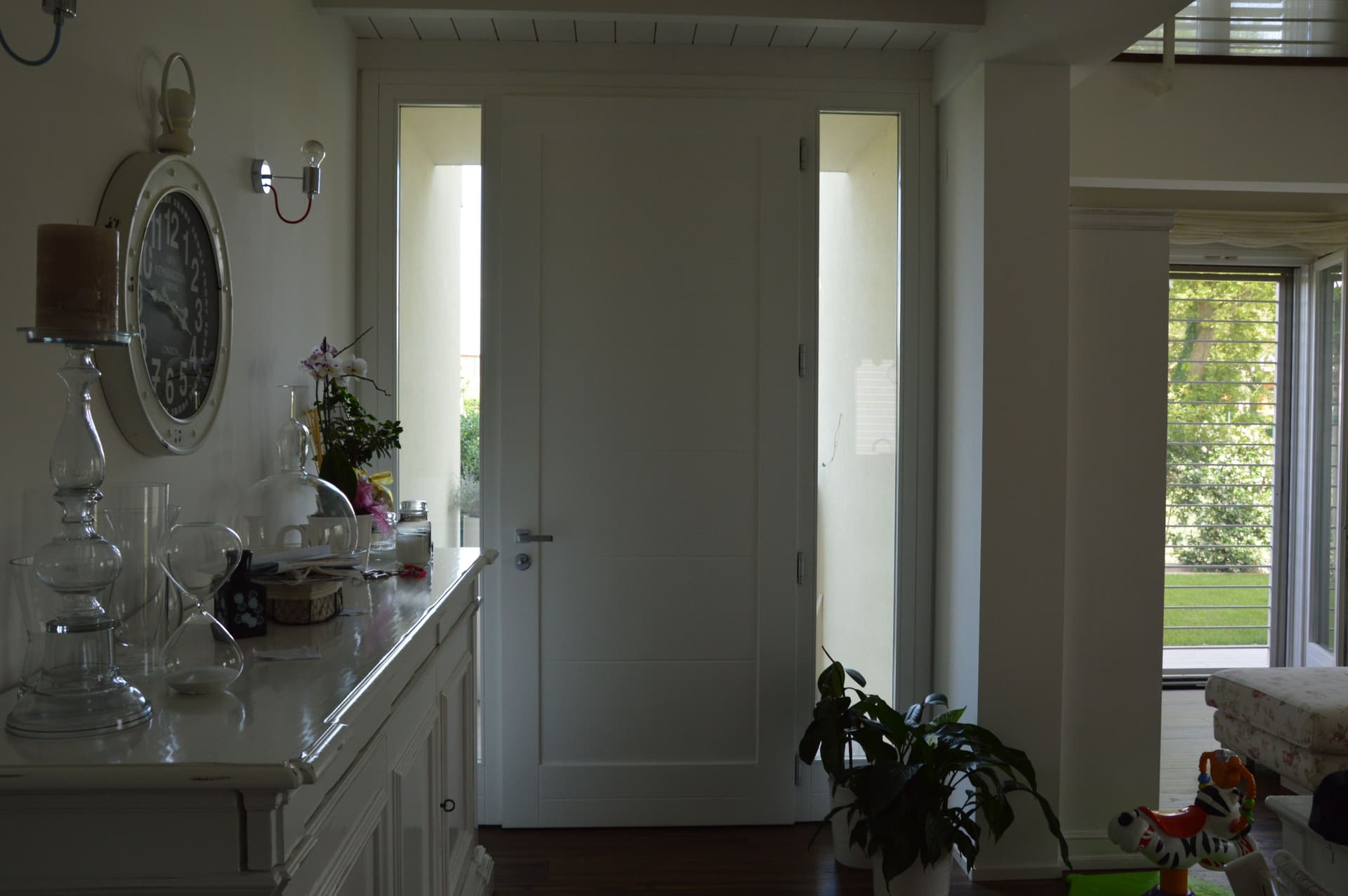 Bussi
Entry door
Entry door — 7