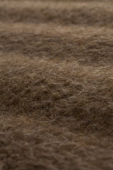 Casalis
PELLO
Custom alpaca rug — 8