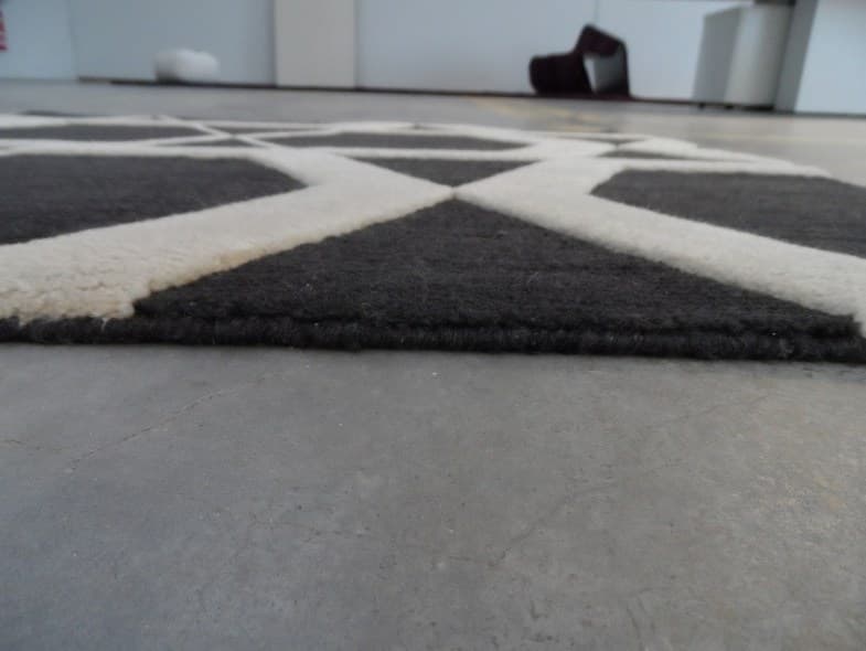 Casalis
RAJA
Patterned wool rug — 51