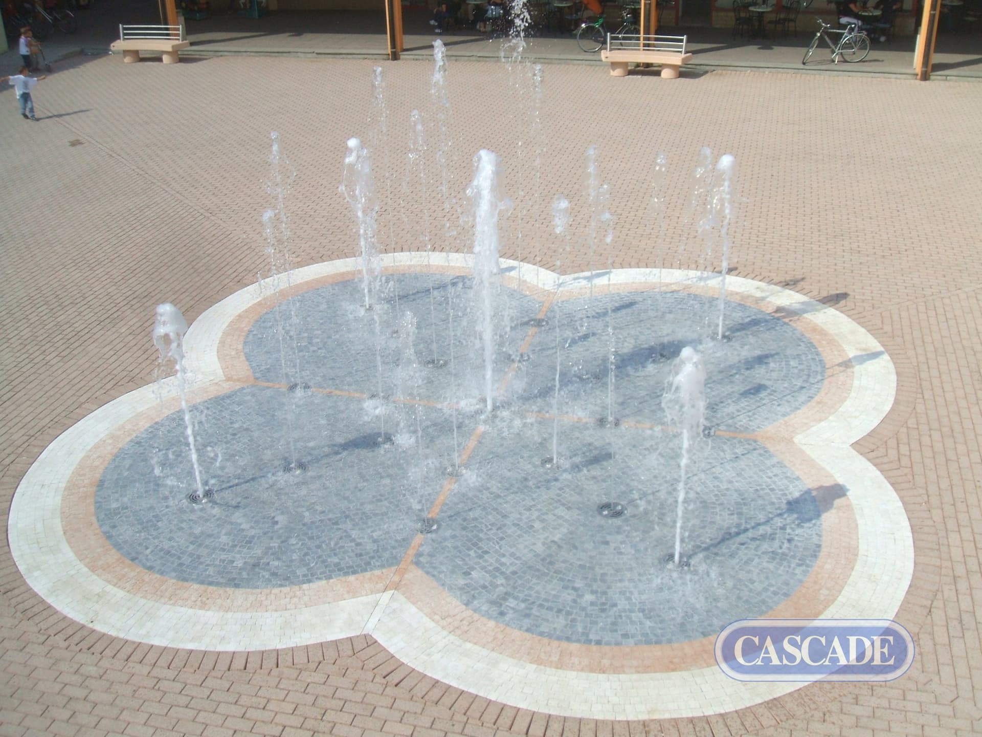 CASCADE
BOX 264
Floor fountain — 3