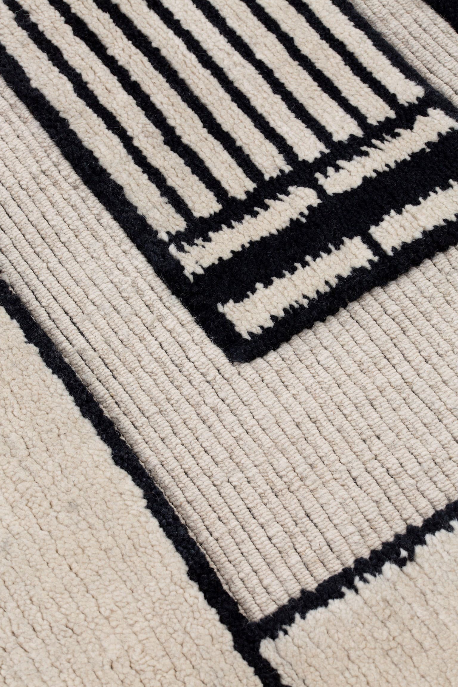 cc-tapis
ZOLOT
Wool rug — 4
