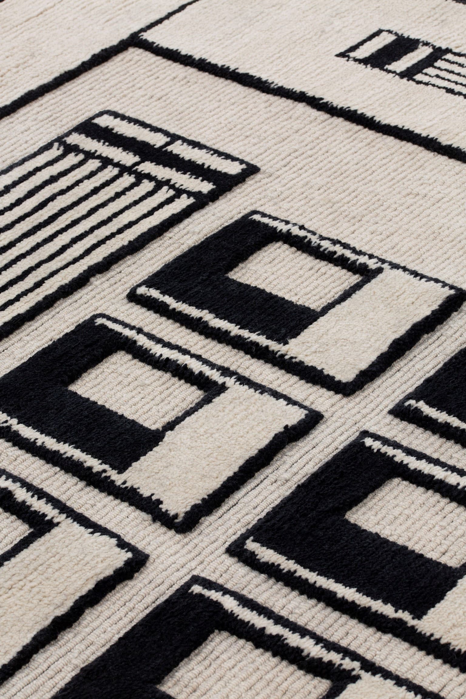 cc-tapis
ZOLOT
Wool rug — 6