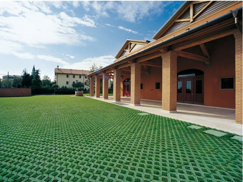 CEDA
LAGOS
Concrete paving block — 8