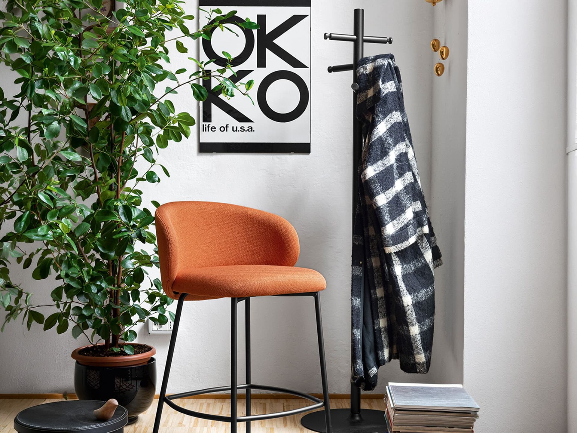 Connubia
APP
Beech coat stand — 3
