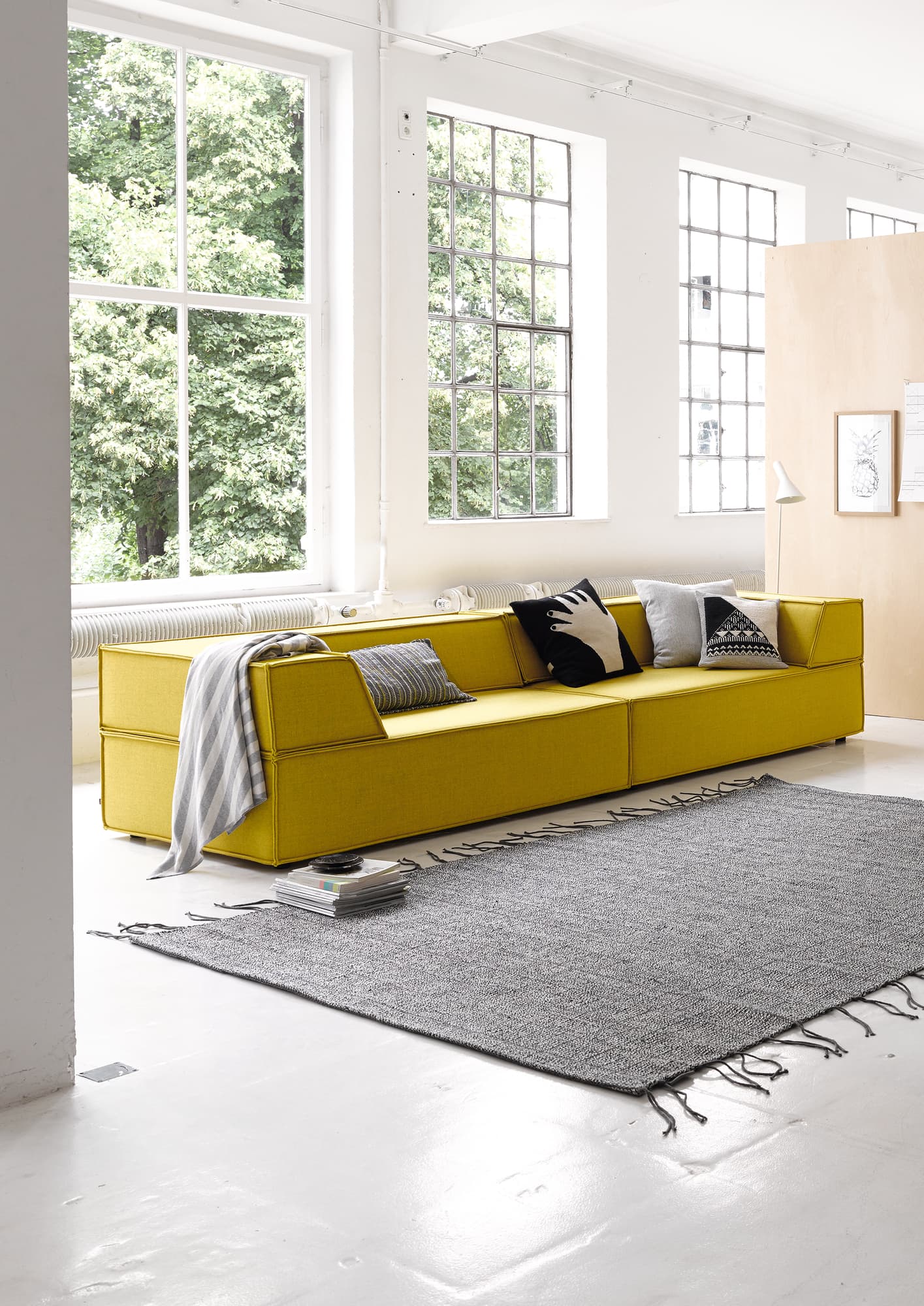 COR
TRIO
4 seater fabric sofa — 3