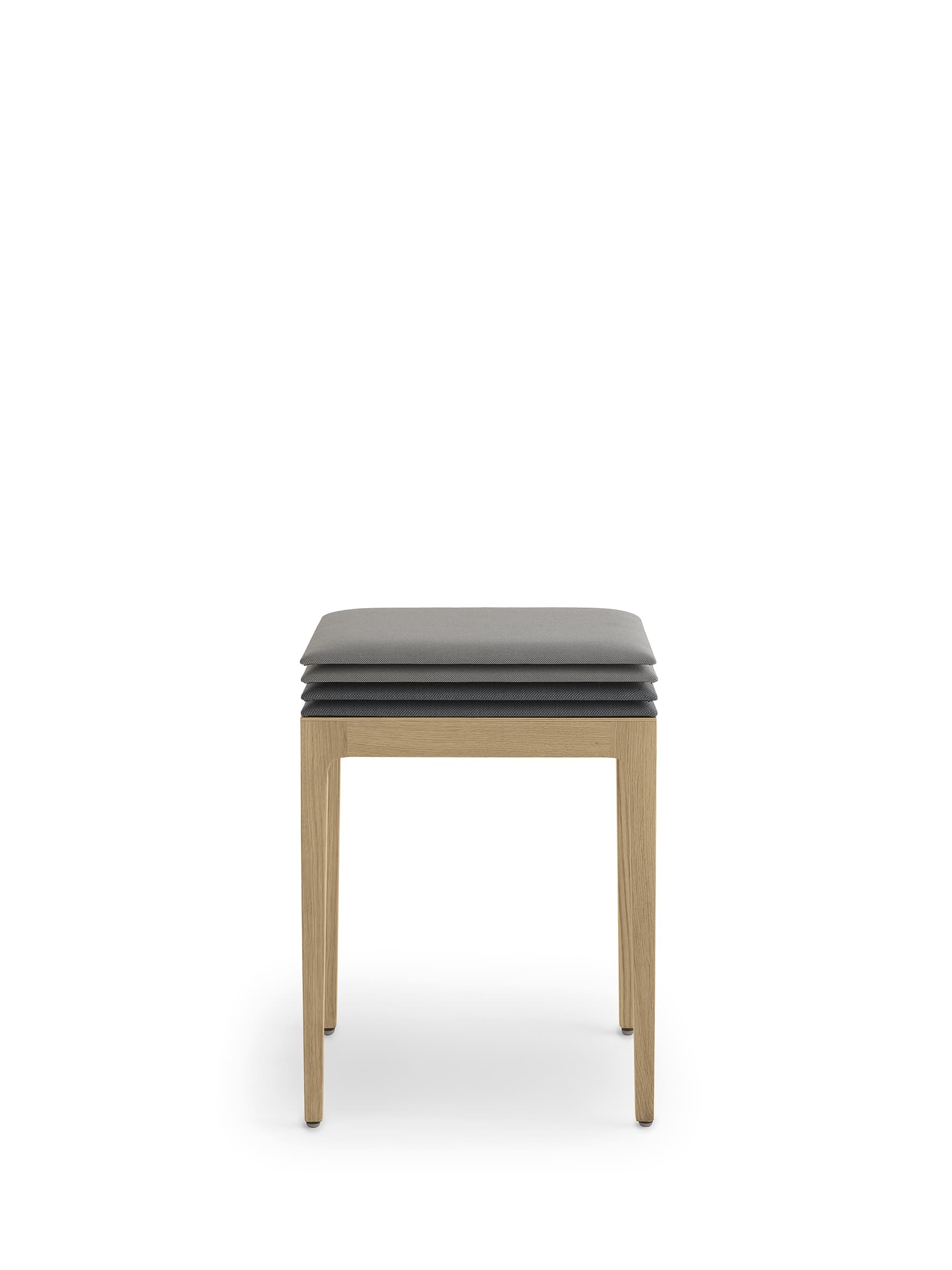 Crassevig
ANNA 47
Wooden stool — 2