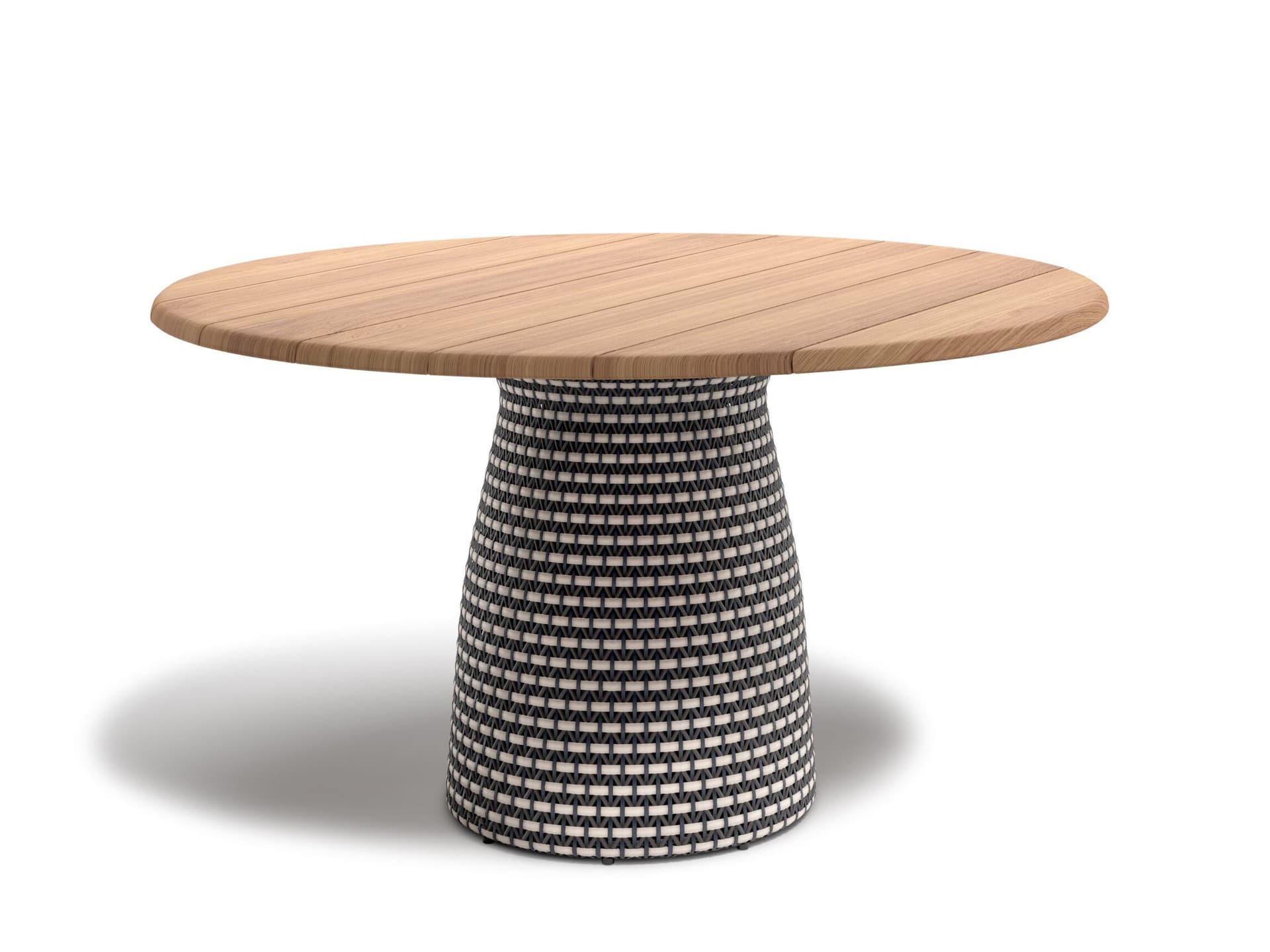DEDON
FLLAIR
Dining table — 1