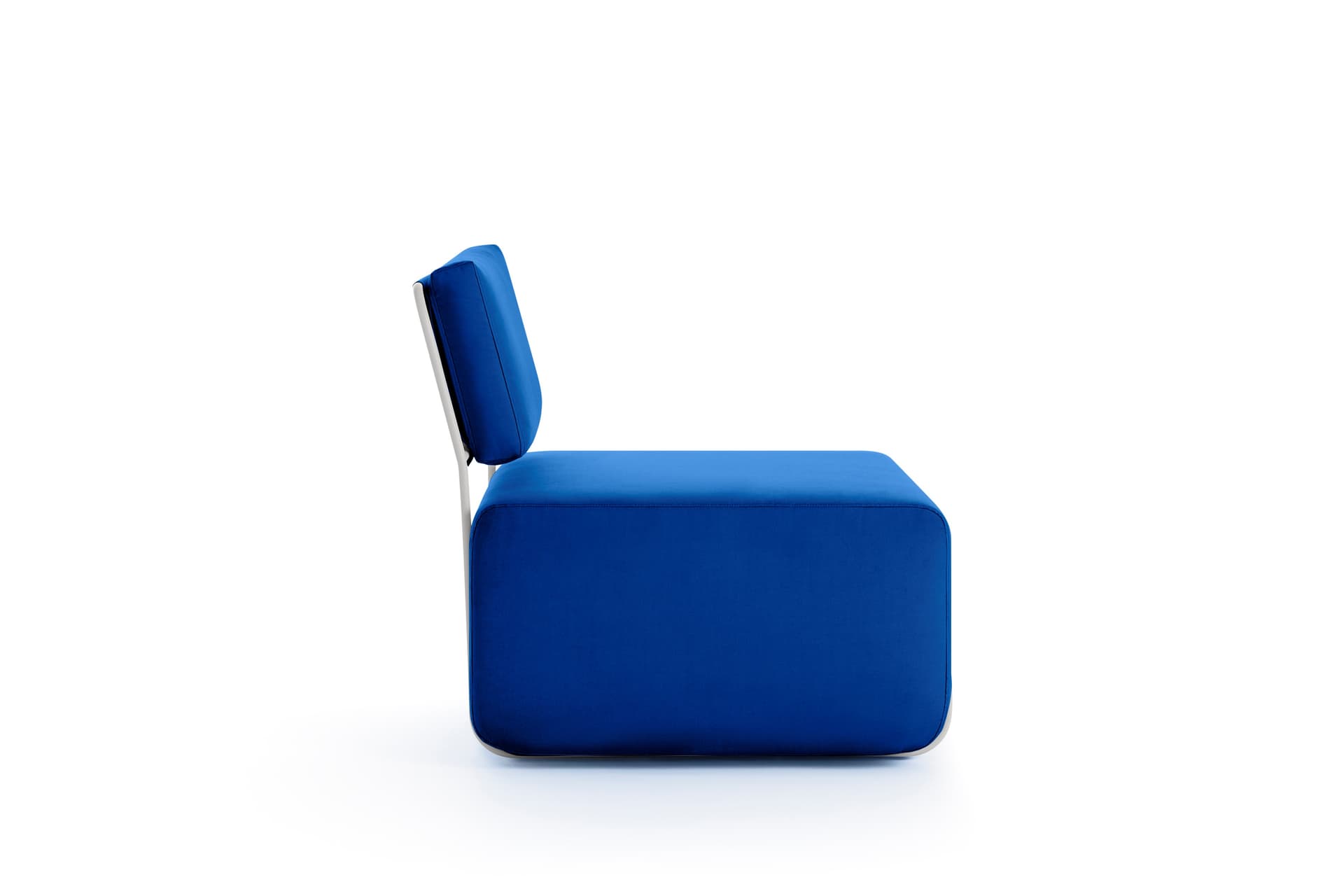 Diabla
LILLY
Fabric armchair — 3