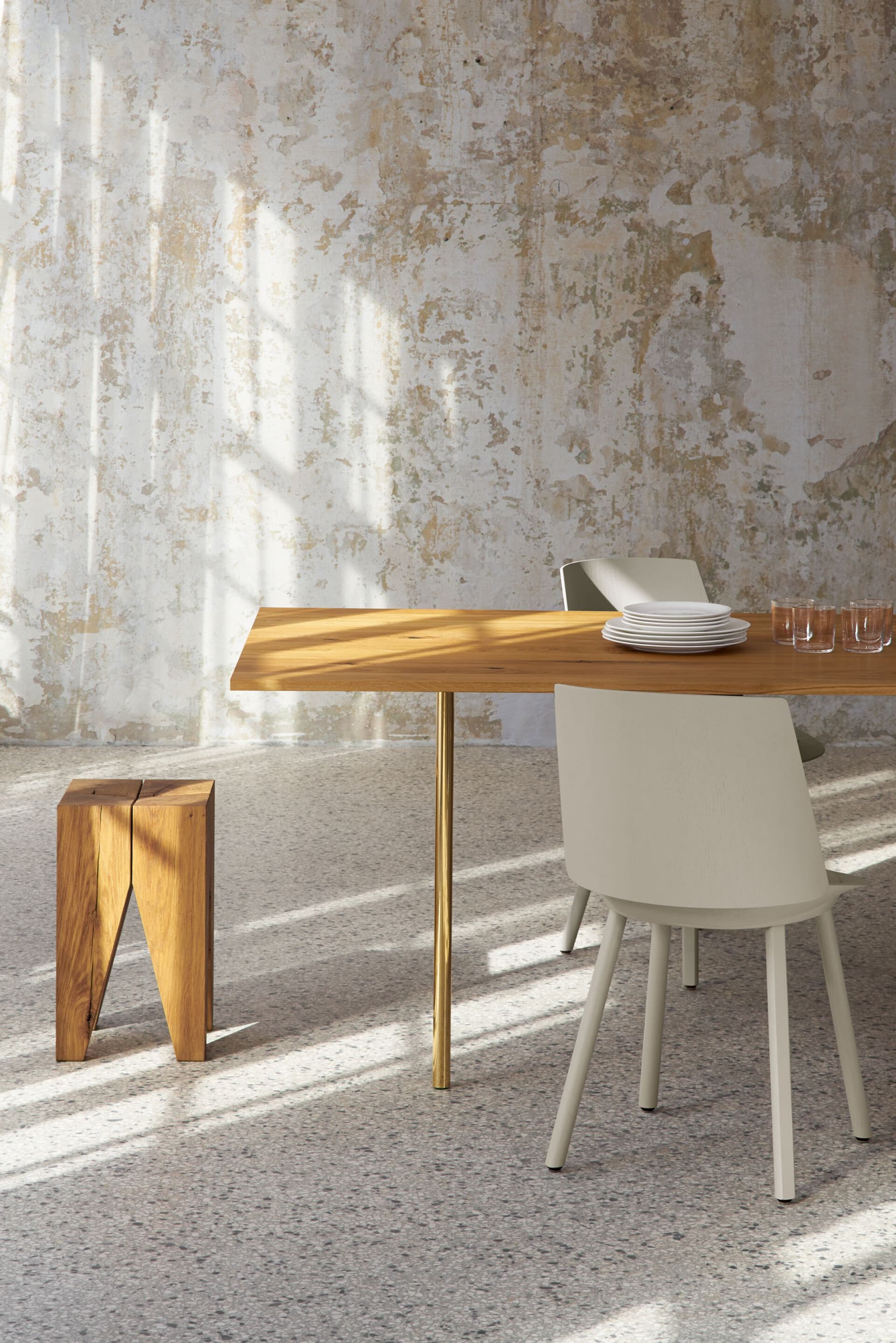 E15
ANTON
Rectangular table — 9