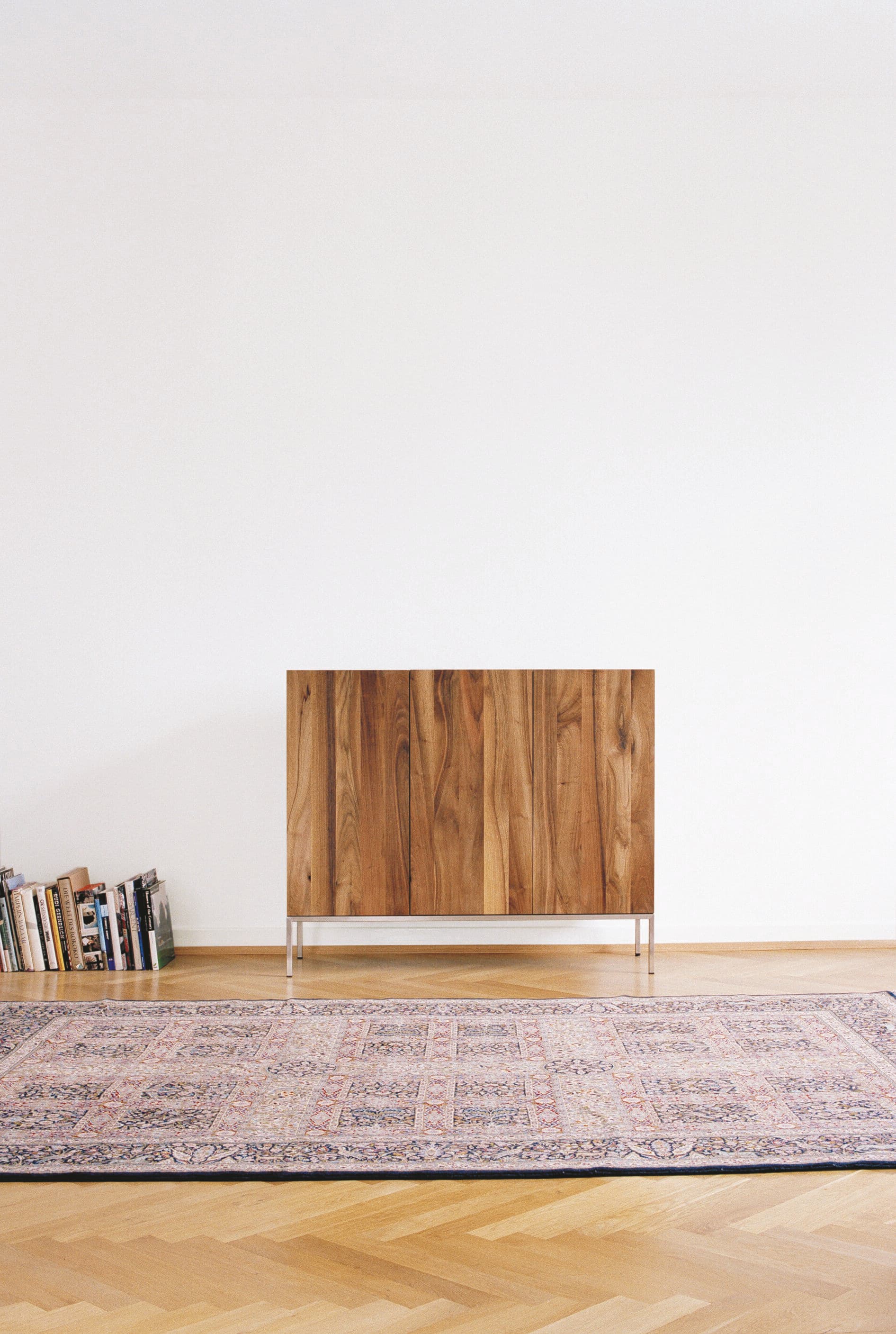 E15
FARIBA
Wooden sideboard — 7